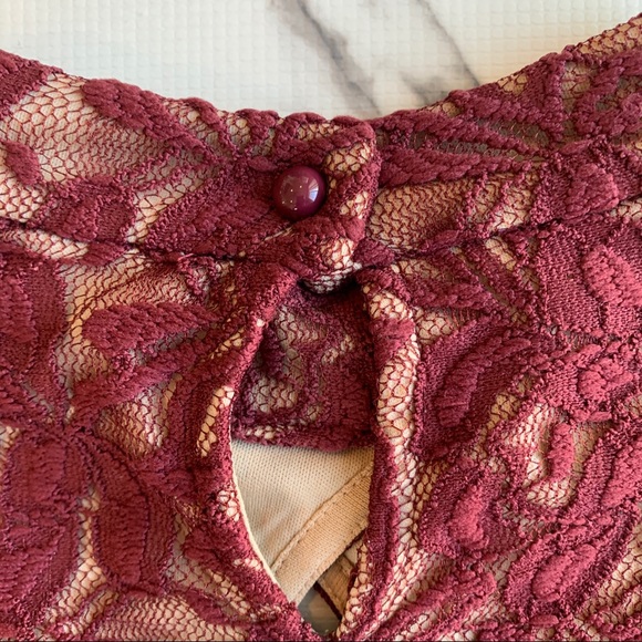 Love, Fire Keyhole floral lace top - Picture 4 of 5